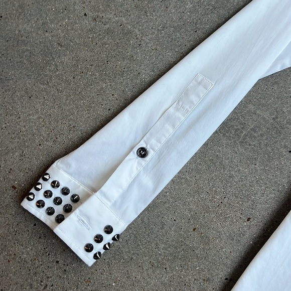 Women's Burberry collar button down - US size 6. - Picture 2 of 10